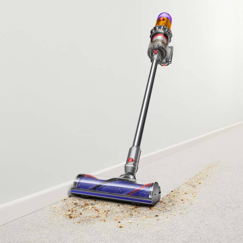 Dyson-Cordless-Vacuum-Cleaner-V12DETECT-lifestyle-2.jpg