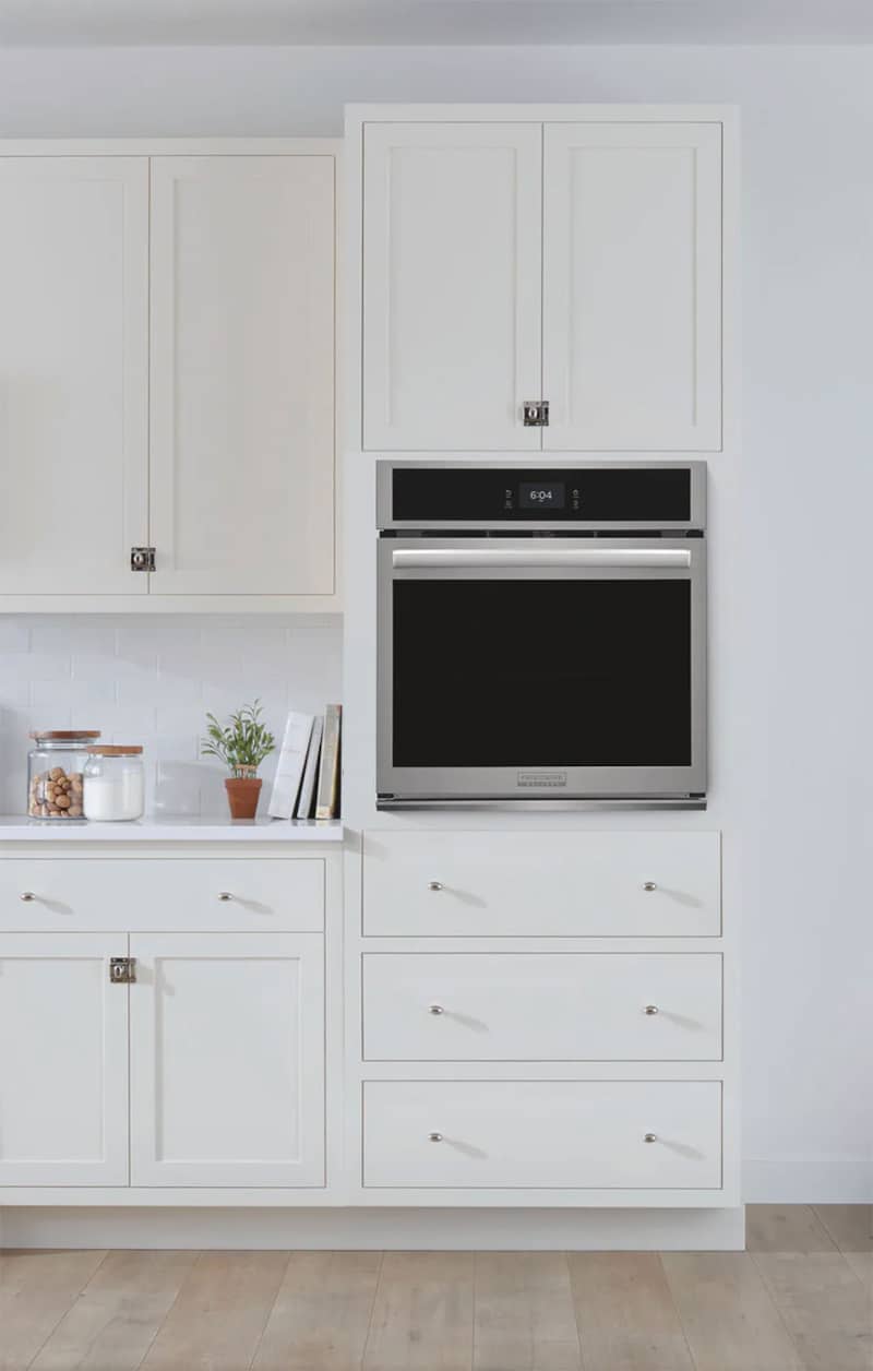 Frigidaire-Gallery-Single-Oven-GCWS2767AF-installed.jpg