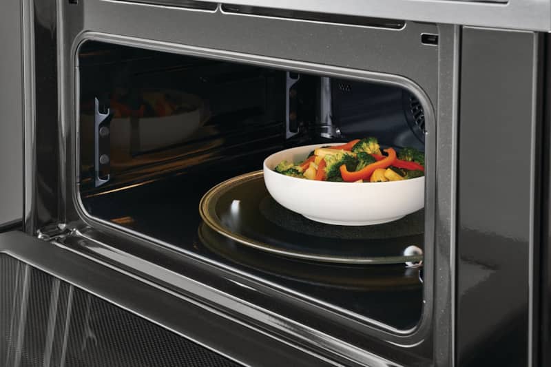Frigidaire-MicroWallOven-GCWM3067AF-Cooked-Vegetables.jpg
