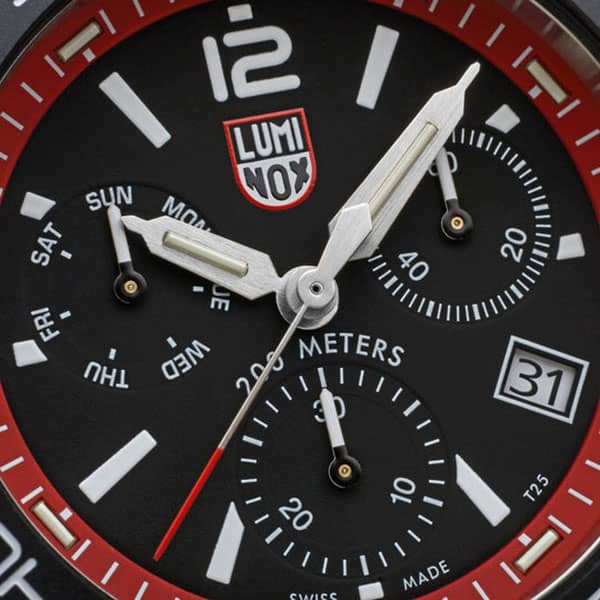 Luminox-Pacific-Diver-ChronoRed-44mm-XS3155-Dial.jpg