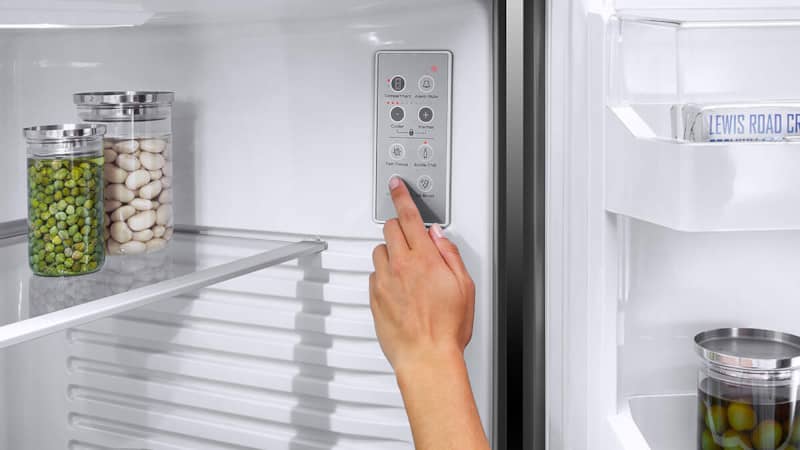 fisher-paykel-refrigerator-RF170WRKJX6-smart-touch.jpg