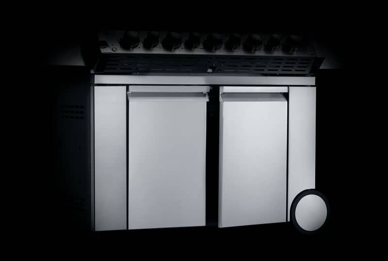 napoleon-prestige-pro-665-grill-PRO665RSIBPSS-3-doors.jpg