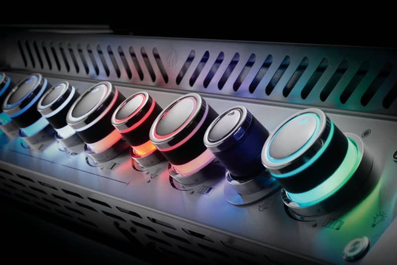 napoleon-prestige-pro-665-grill-PRO665RSIBPSS-3-knobs-multi.jpg