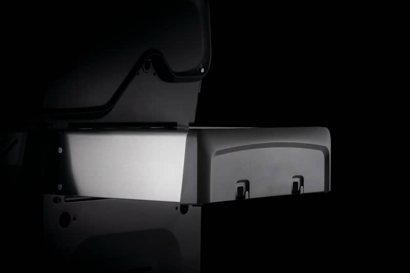napoleon-rogue-xt-525-grill-RXT525SIBPSS-side-shelf.jpg
